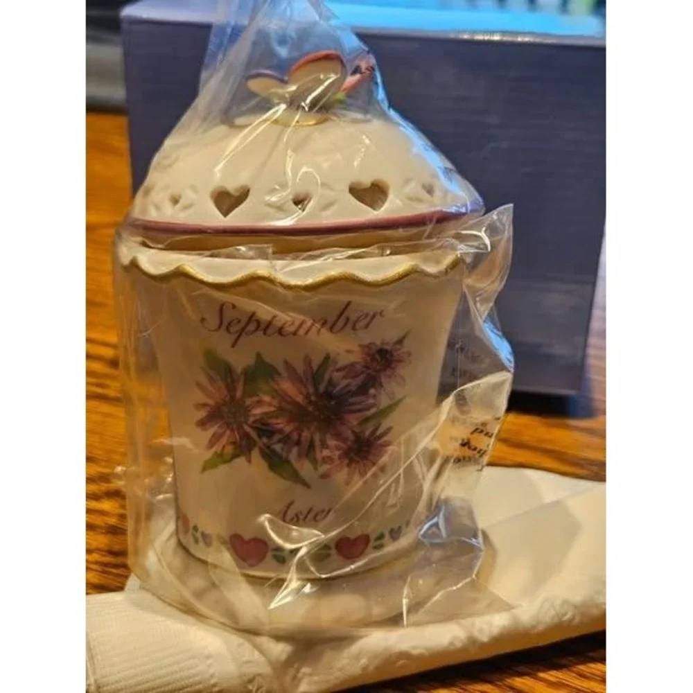 Avon September Aster Birthmonth Flower‎ Candle Butterfly Porcelain Vintage NIB